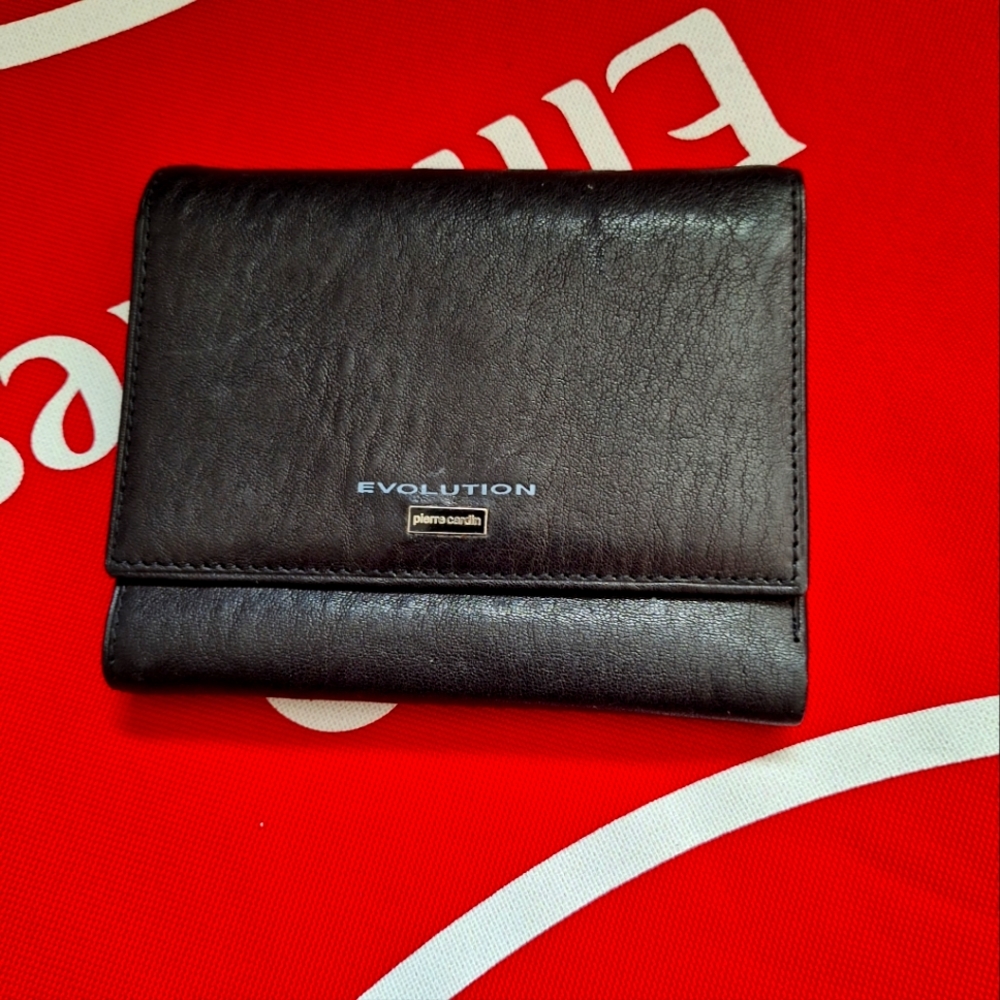 67. Men Evolution Pierre Cardin Leather Wallet. NWNT